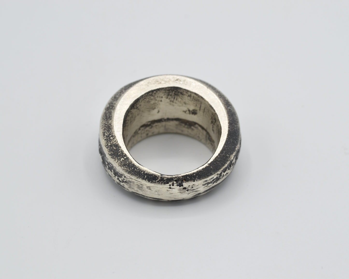Oxidized silver ring with brutalist structure, handmade in Leipzig