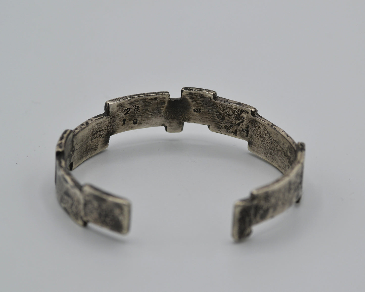 FRAGMENTS CUFF