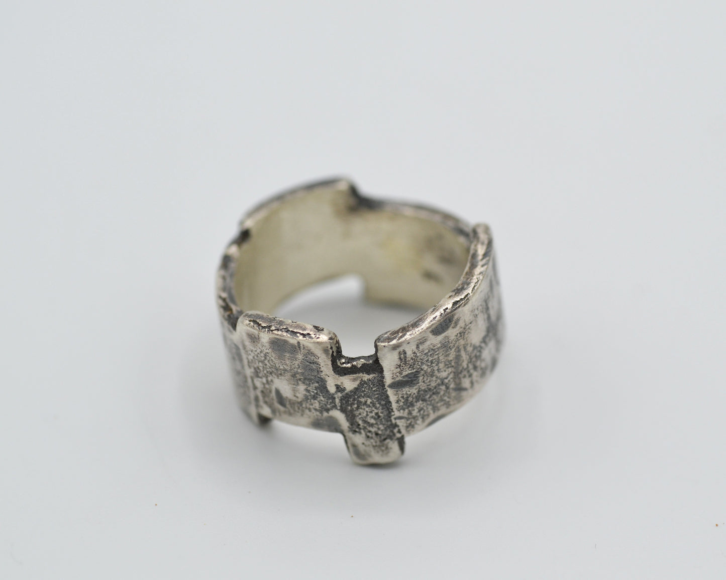 FRAGMENTS Ring