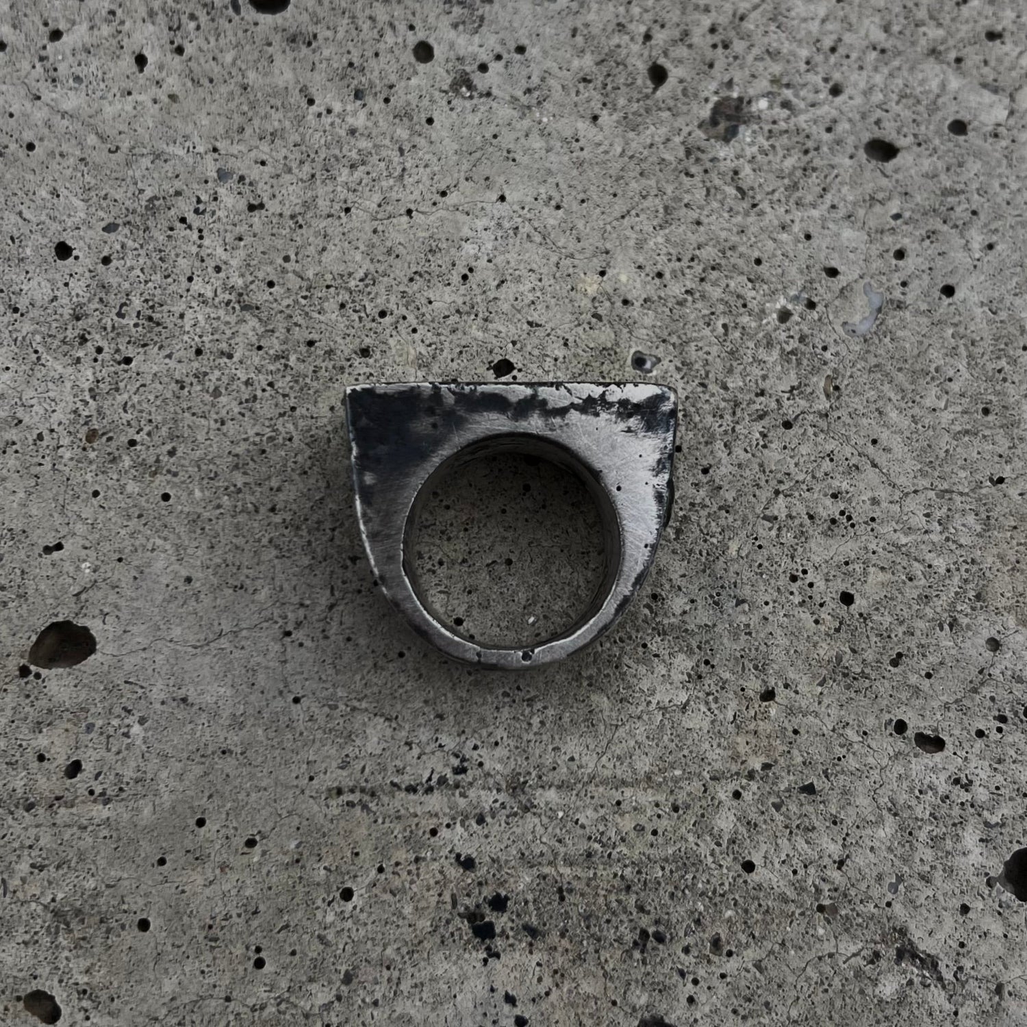 2819 jewelry: brutalist silver ring. Handmade in Germany.