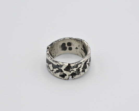 Avant-garde ring made of 950 silver, raw surface, unisex design