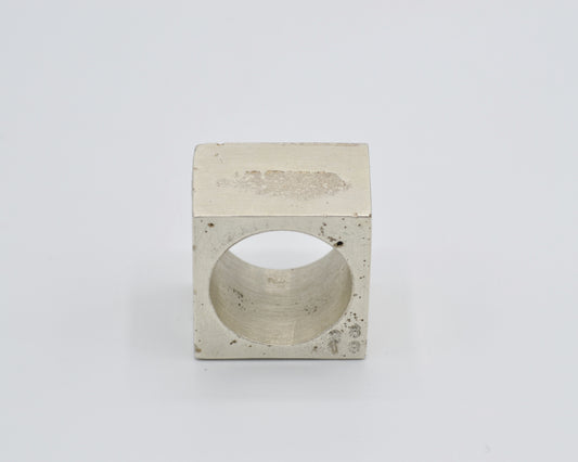 Chunky cuboid ring hand-crafted rom 950 silver. raw and avantgarde