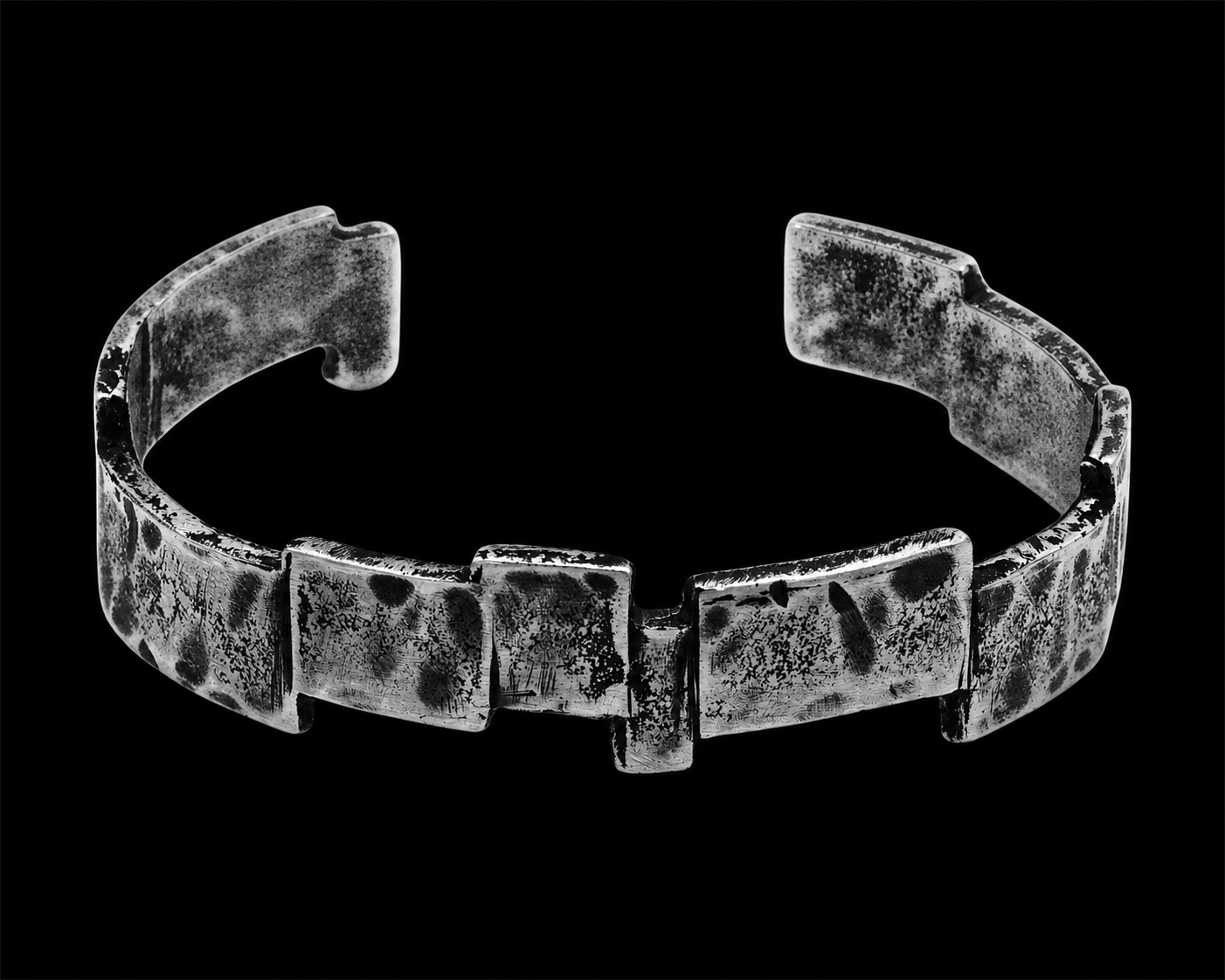 FRAGMENTS CUFF